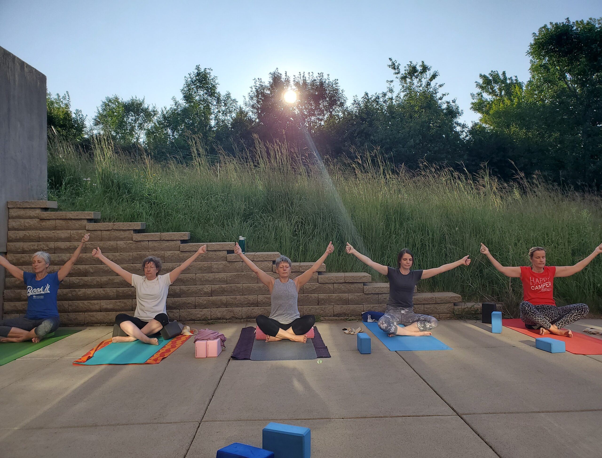 people doing yoga in Arden Hills and Shoreview outdoors
